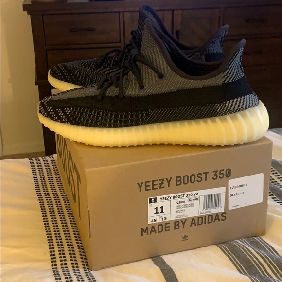 Yeezy Boost 350 V2 Carbon // Size 11